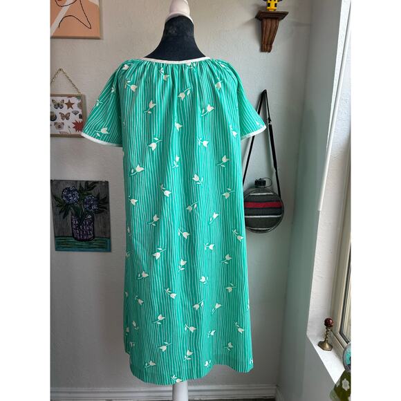 American Vintage- Day Dress- dark Mint Green- Size Tulips- some staining small - Picture 2 of 5